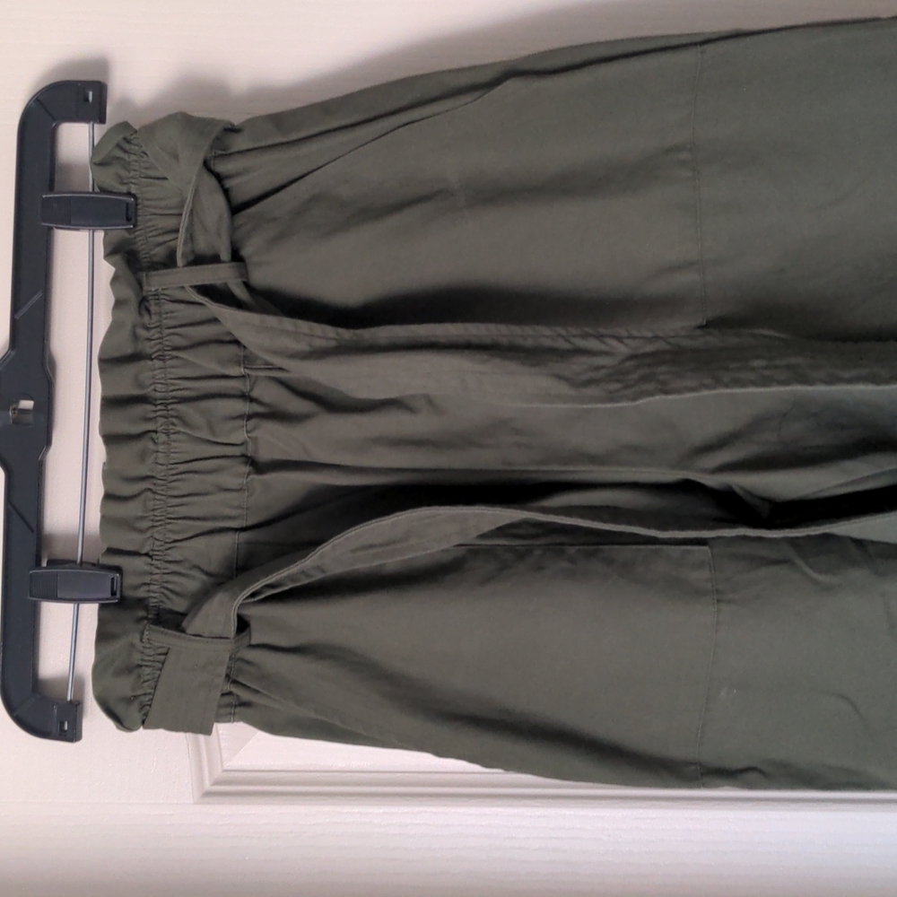 Paperbag olive green cropped pants